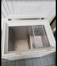 Load image into Gallery viewer, (ENERGY-SAVING) EURO-CHILL (CLASSIC) Chest Freezer/Chiller With Flip Top (158L)